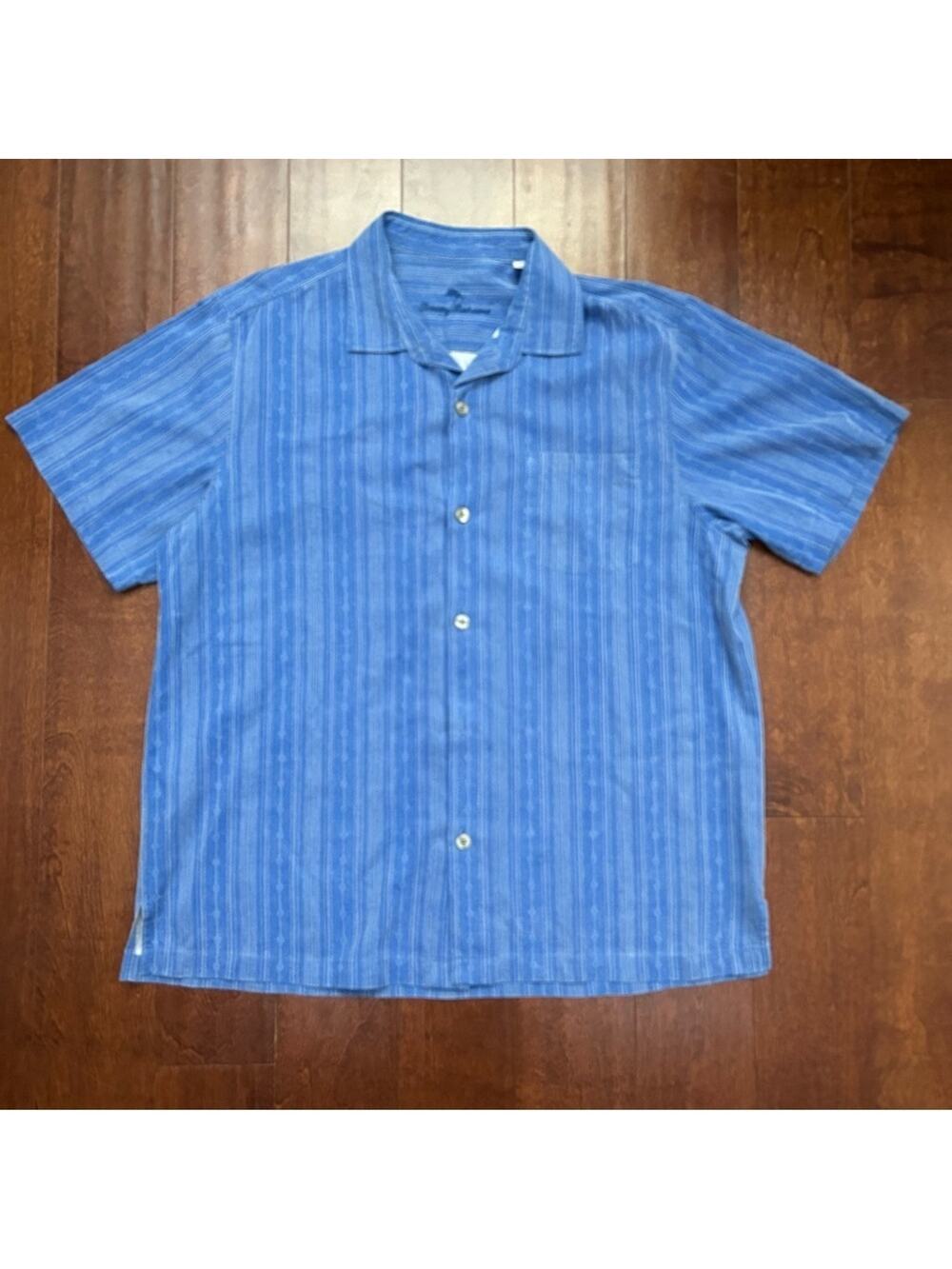 Tommy Bahama 100% Silk Blue Short Sleeve Shirt w/ Stitching Details, Size XL